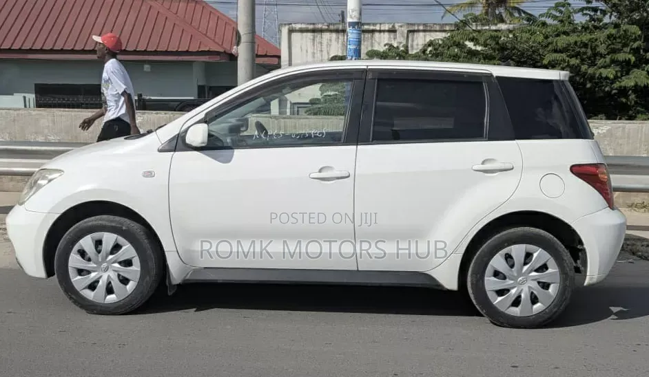 Toyota IST 2003 White