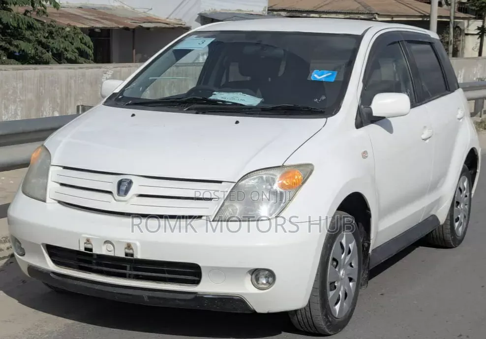 Toyota IST 2003 White