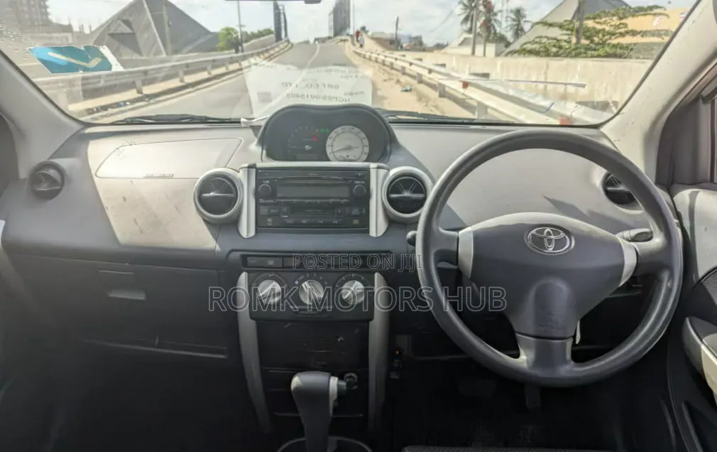 Toyota IST 2003 White