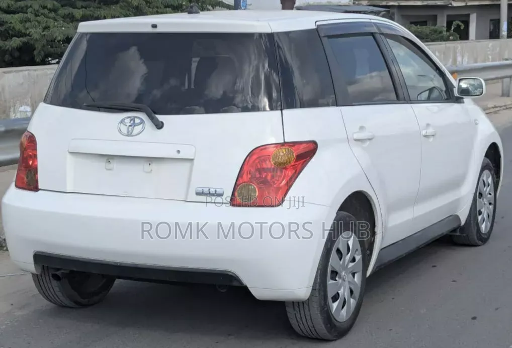 Toyota IST 2003 White