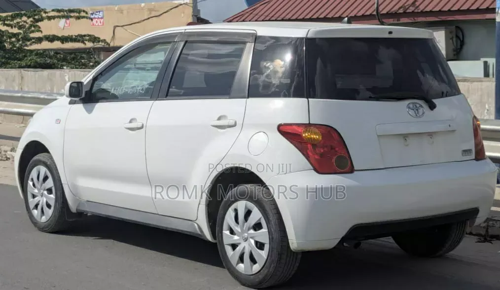Toyota IST 2003 White