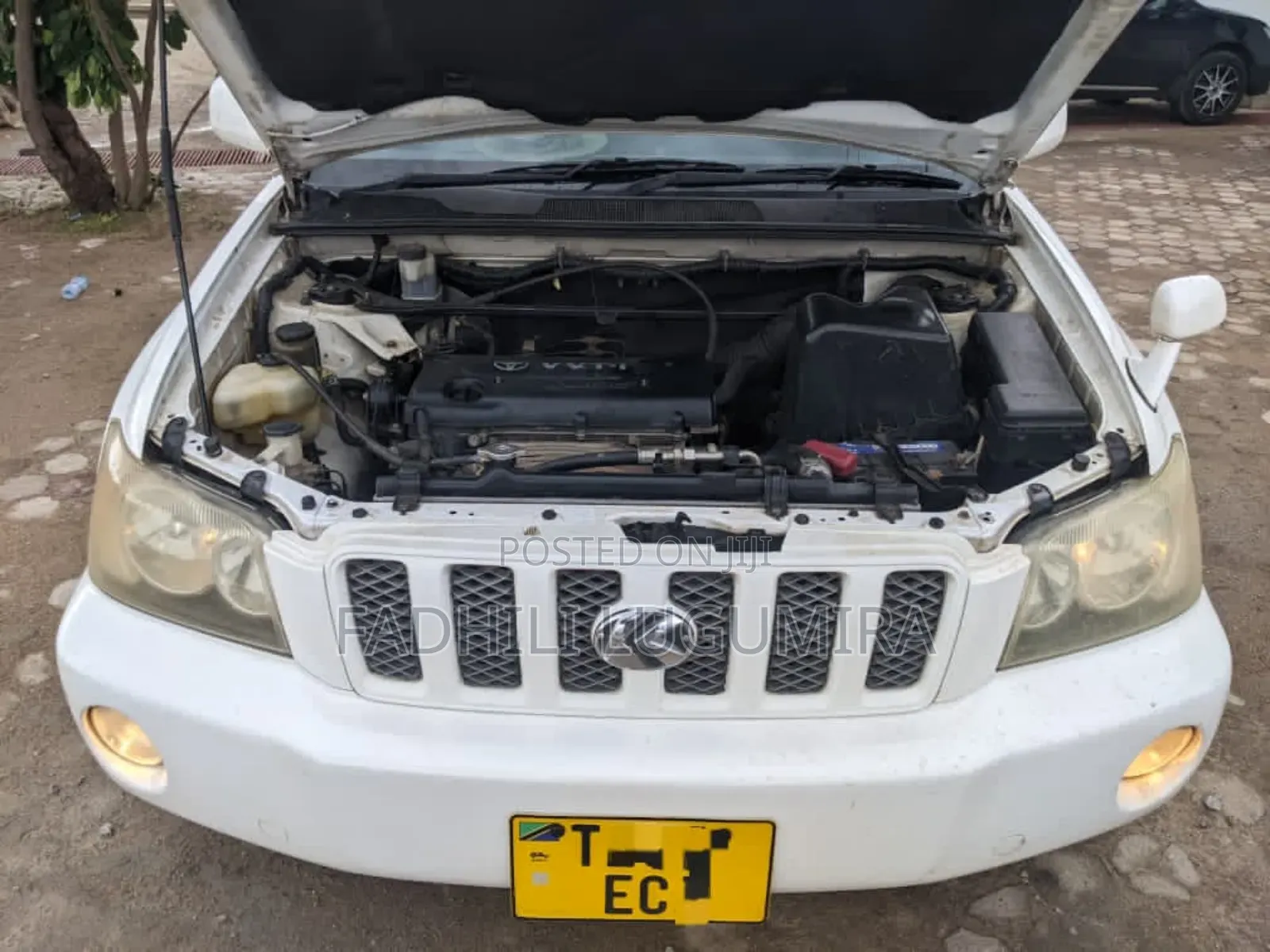 Toyota Kluger 2004 White