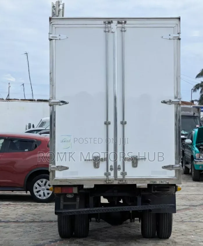 Mitsubishi Canter Longbase