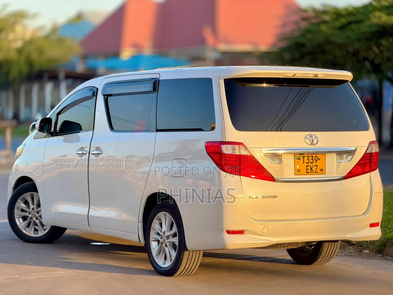 Toyota Alphard 2009 White