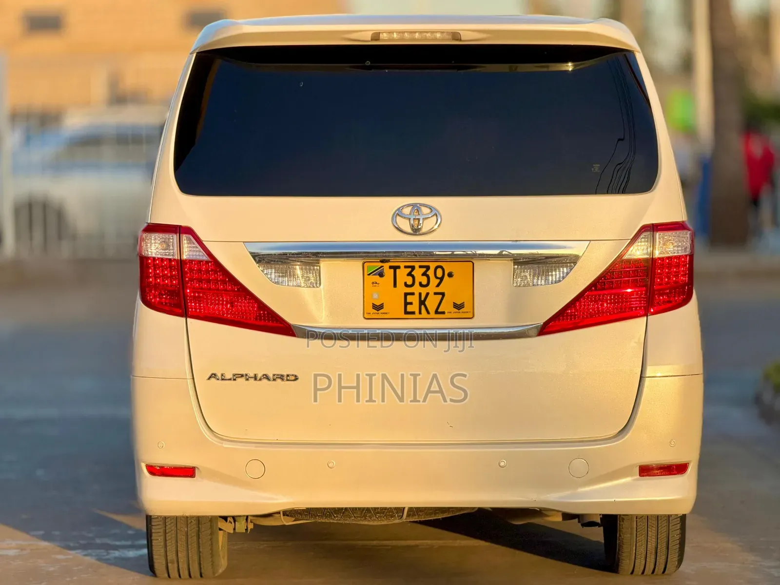 Toyota Alphard 2009 White