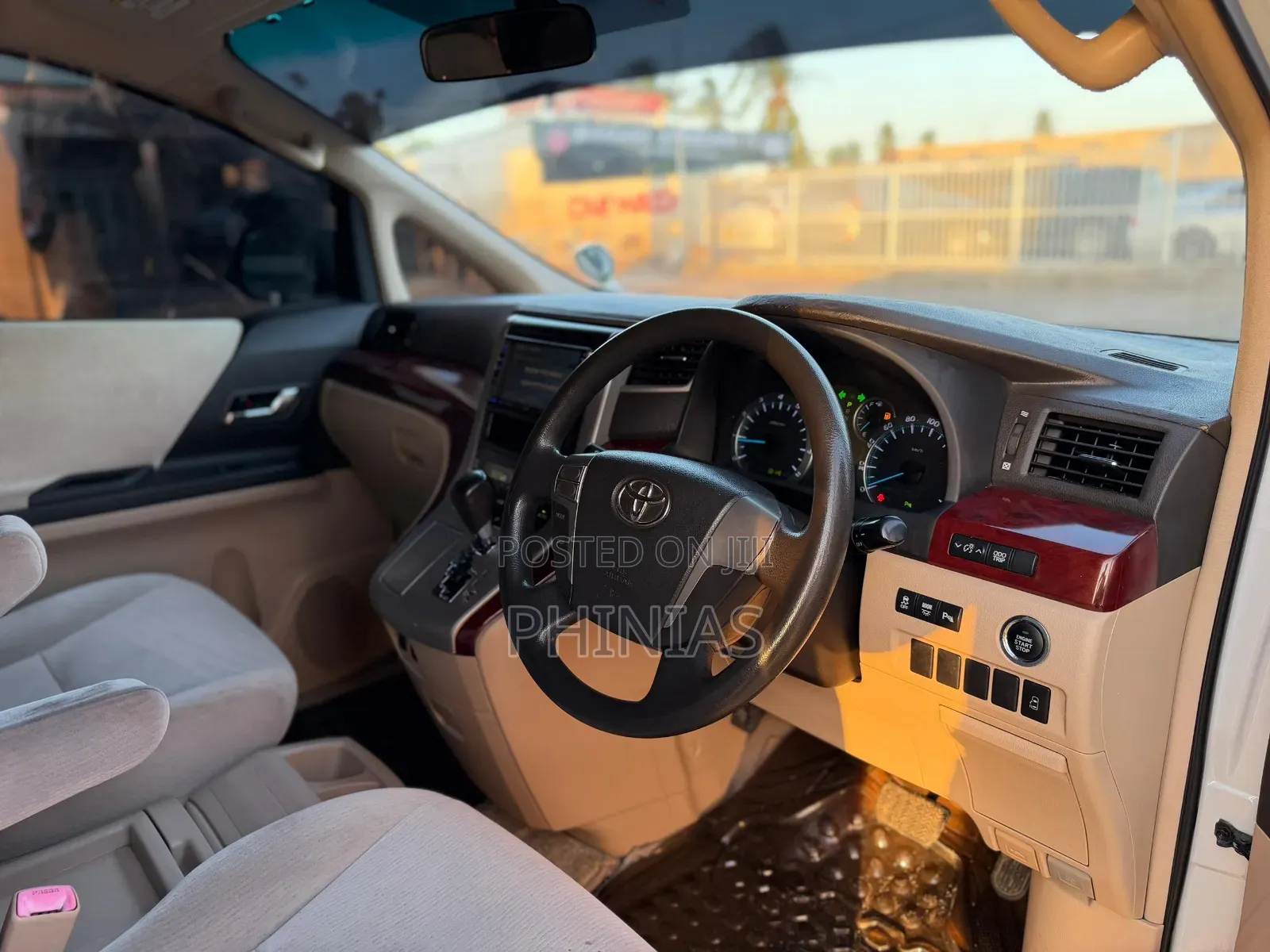 Toyota Alphard 2009 White