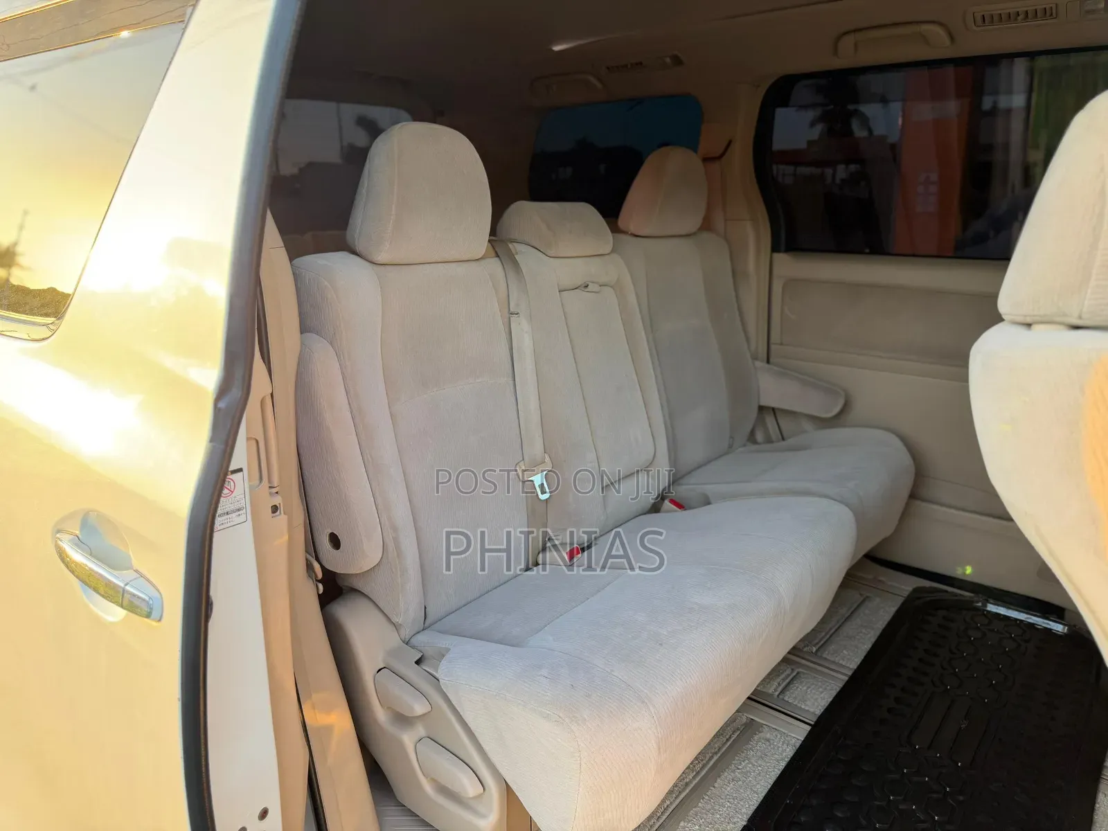 Toyota Alphard 2009 White