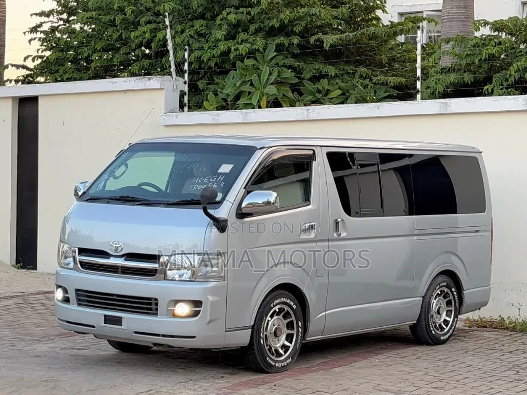 Toyota Quantum 2006 Silver