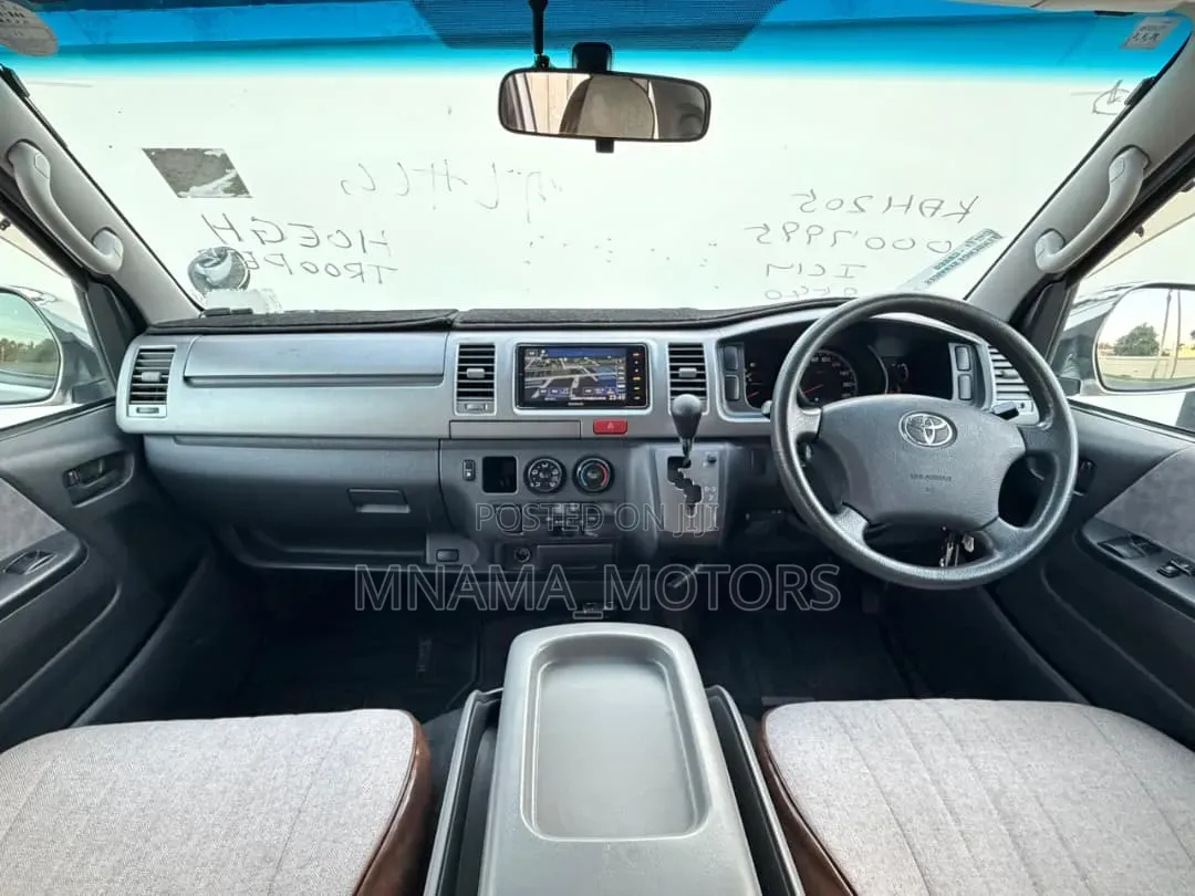 Toyota Quantum 2006 Silver