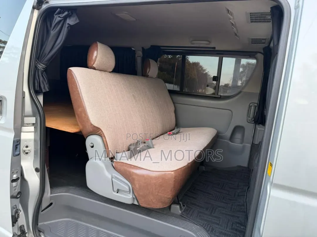 Toyota Quantum 2006 Silver