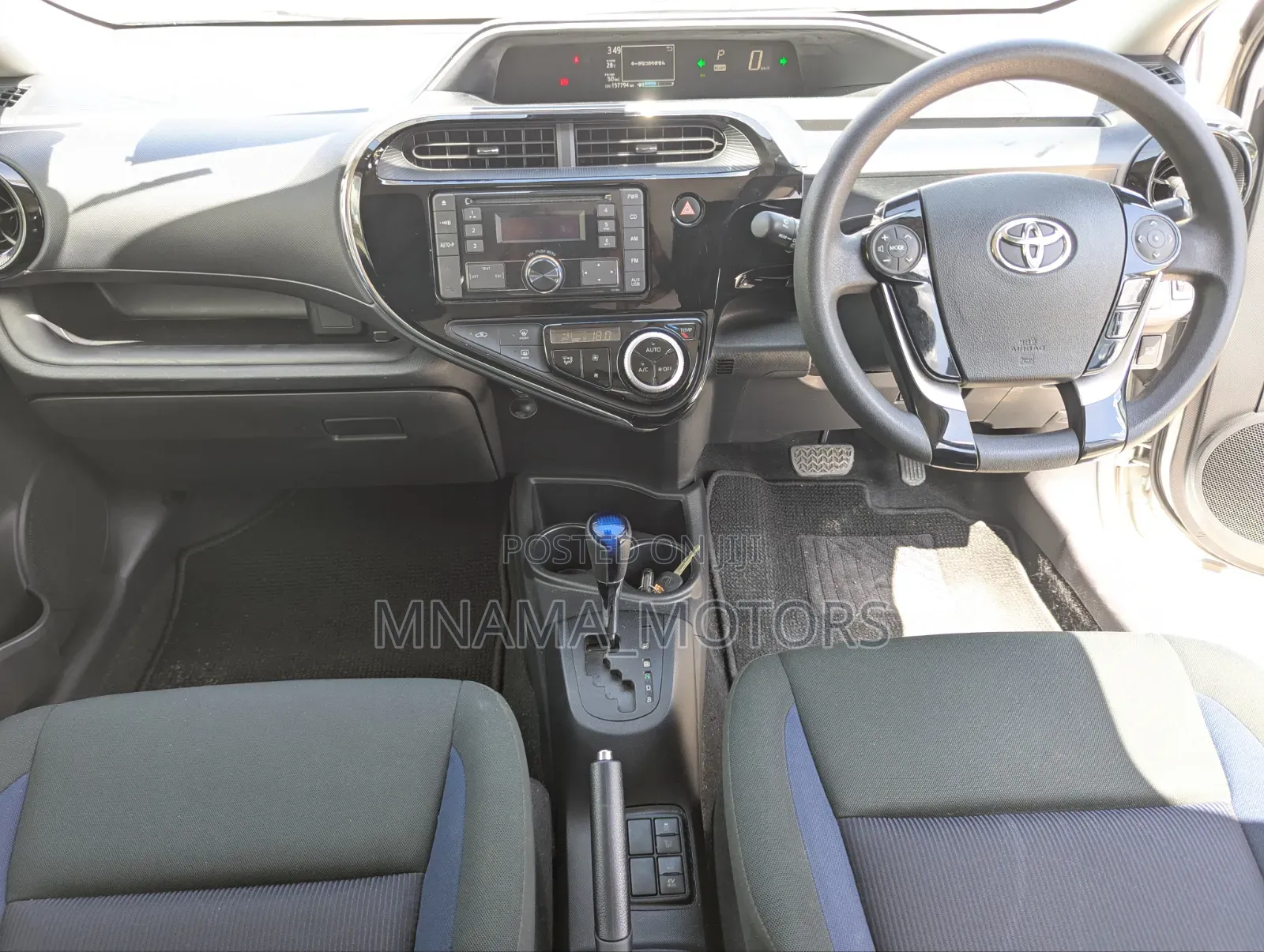 Toyota Aqua 2018 Silver