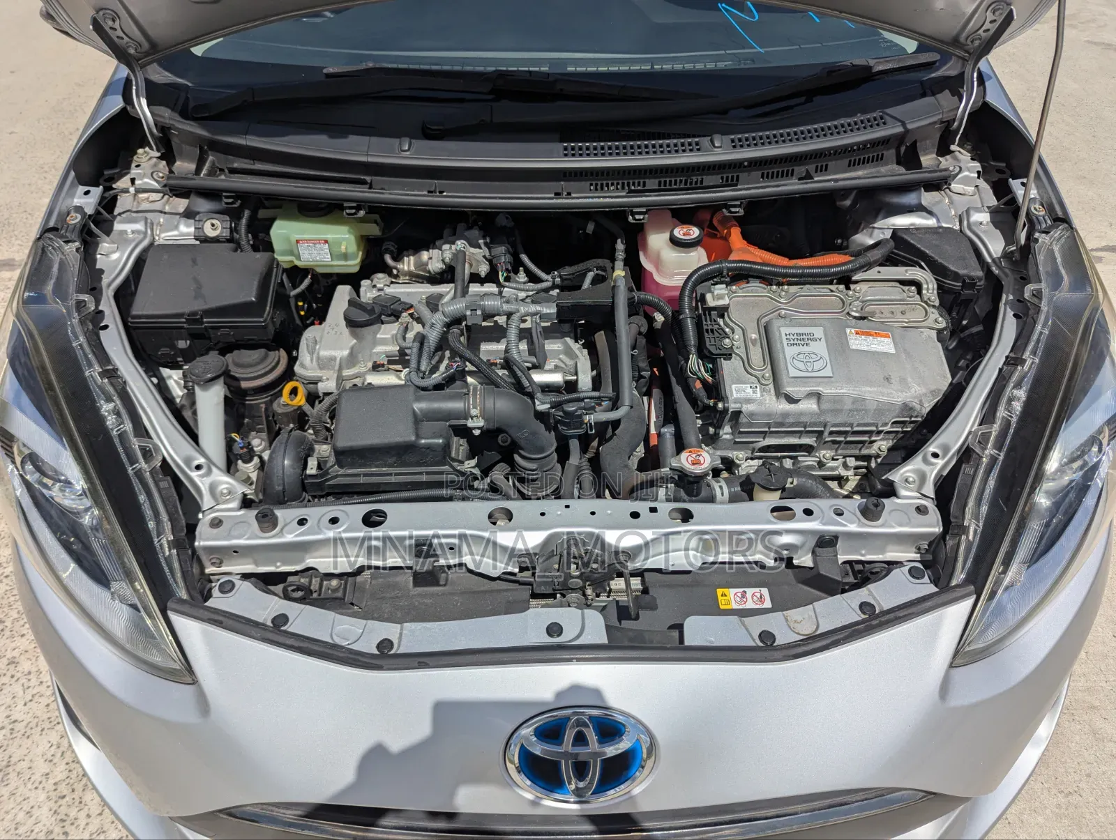 Toyota Aqua 2018 Silver