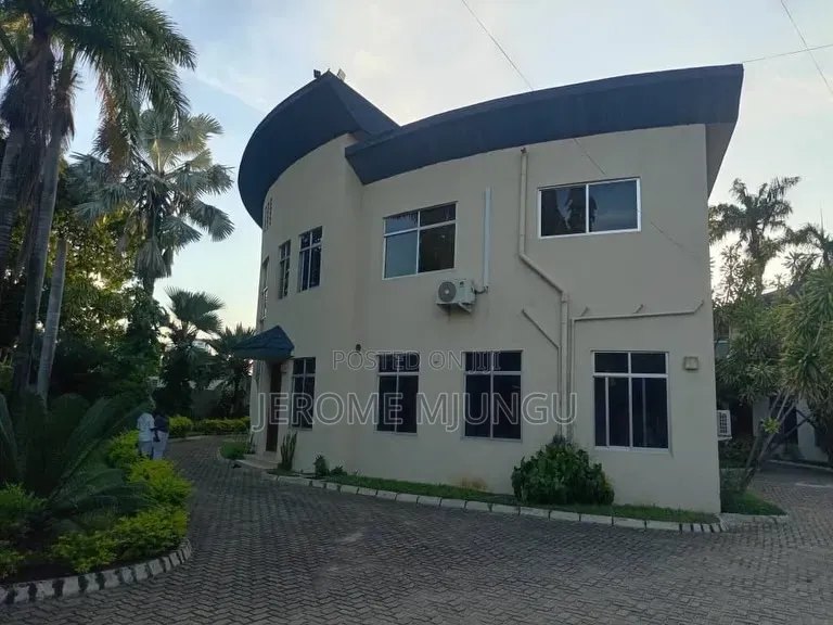 Furnished 3bdrm Villa in Mikocheni for rent