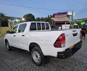 Toyota Hilux 2016 Pearl
