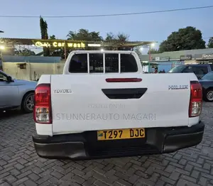 Toyota Hilux 2016 Pearl