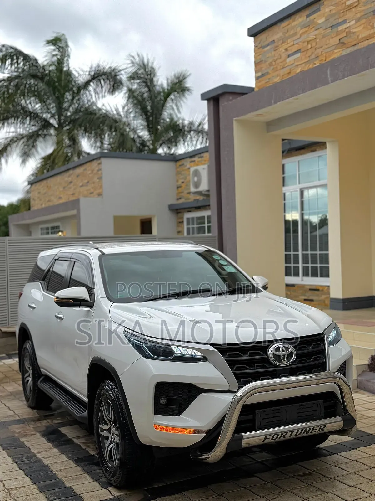 Toyota Fortuner 2022 White