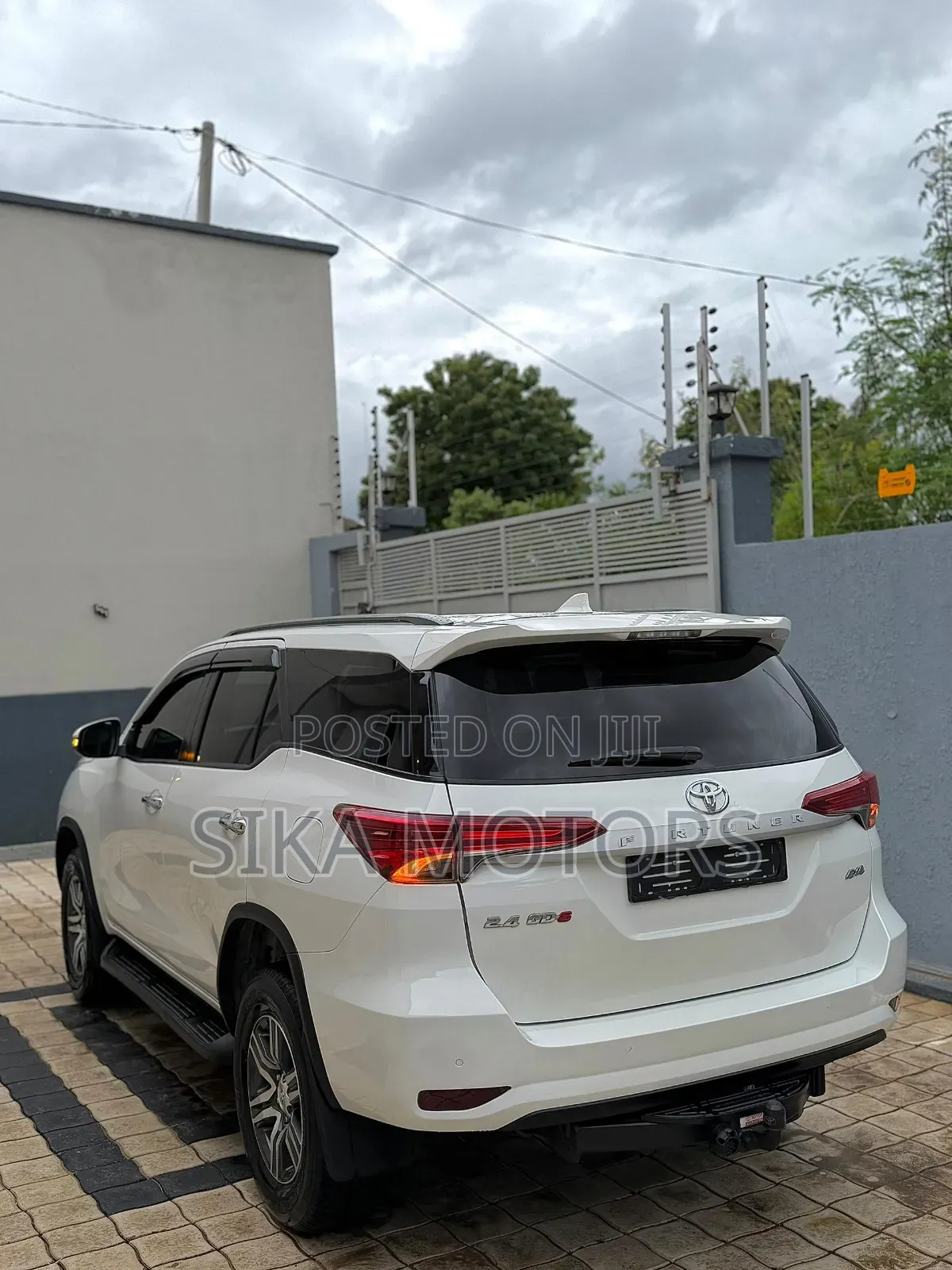 Toyota Fortuner 2022 White