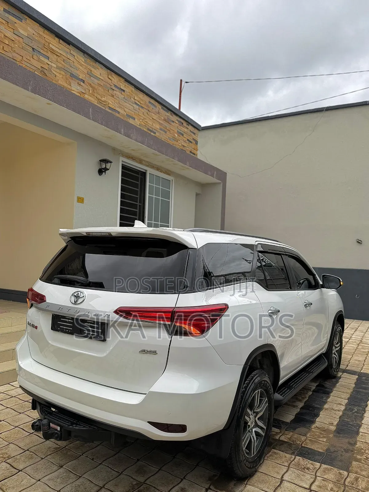 Toyota Fortuner 2022 White