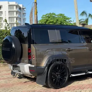 Land Rover Defender X-Dynamic S 2021 Gold