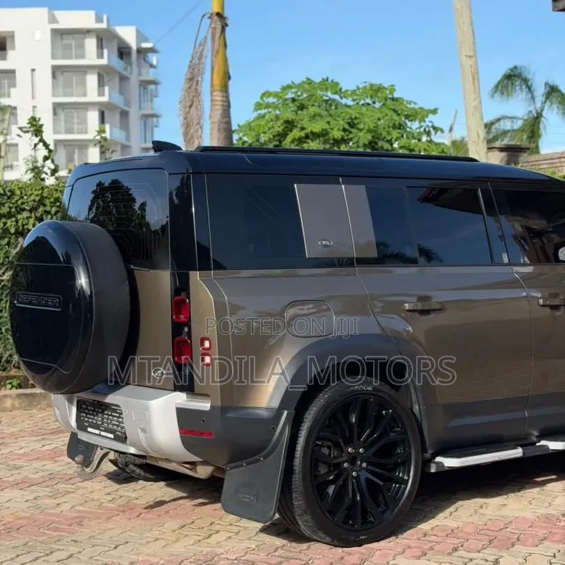 Land Rover Defender X-Dynamic S 2021 Gold