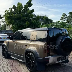 Land Rover Defender X-Dynamic S 2021 Gold