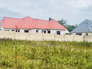 Kiwanja Kinauzwa Buswelu - Kahama