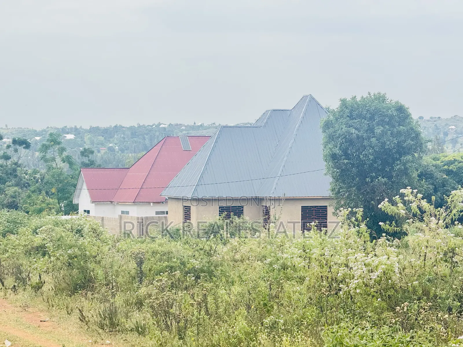 Kiwanja Kinauzwa Buswelu - Kahama