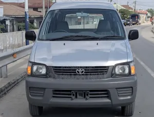 Toyota Noah 2004 Silver
