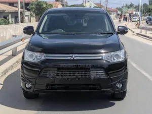 Mitsubishi Outlander 2013 Black