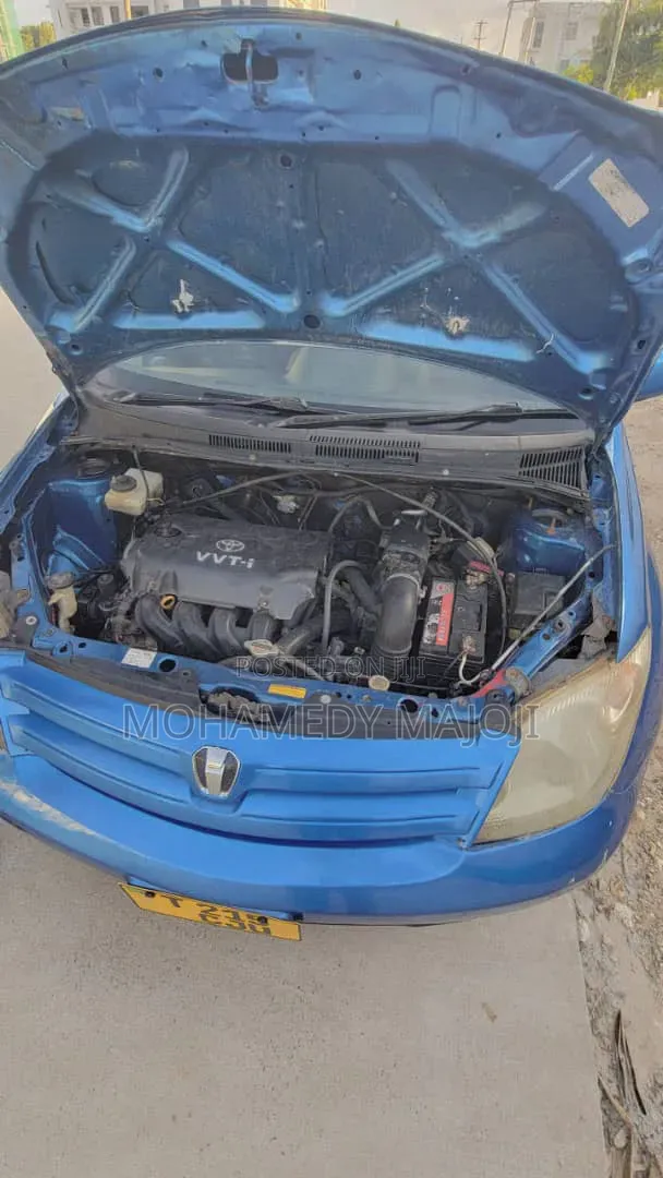 Toyota IST 2005 Blue