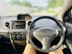 Toyota IST 2005 Blue
