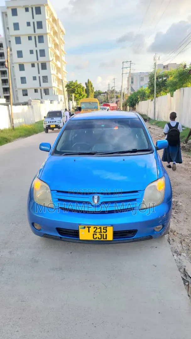 Toyota IST 2005 Blue