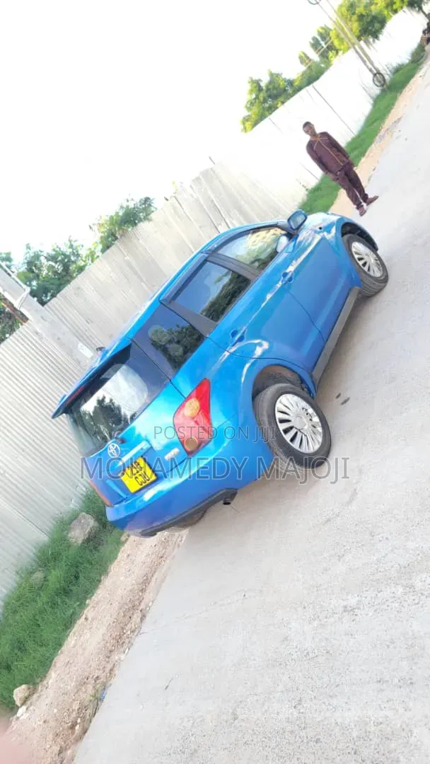 Toyota IST 2005 Blue