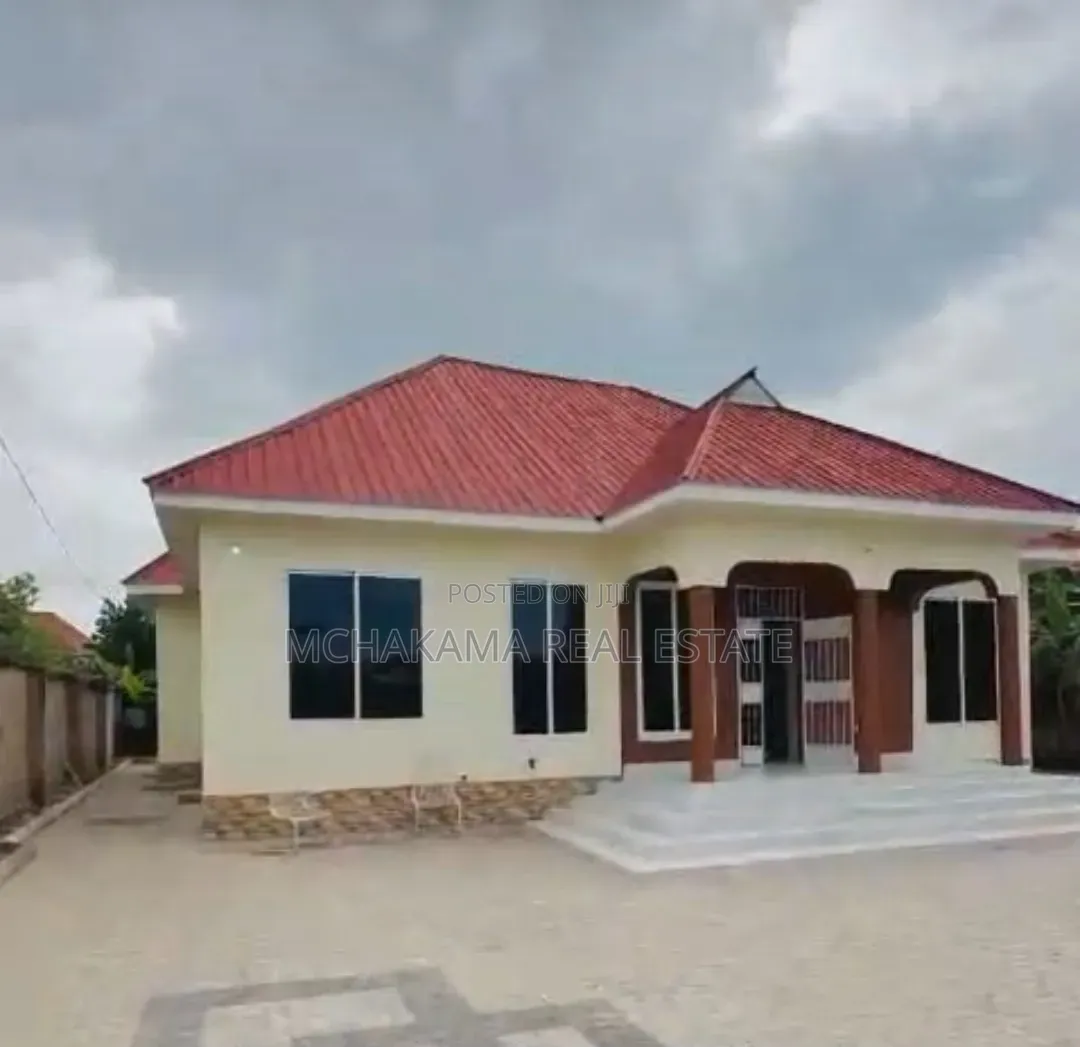 3bdrm House in Mchakama Real Estate, Mbweni for sale