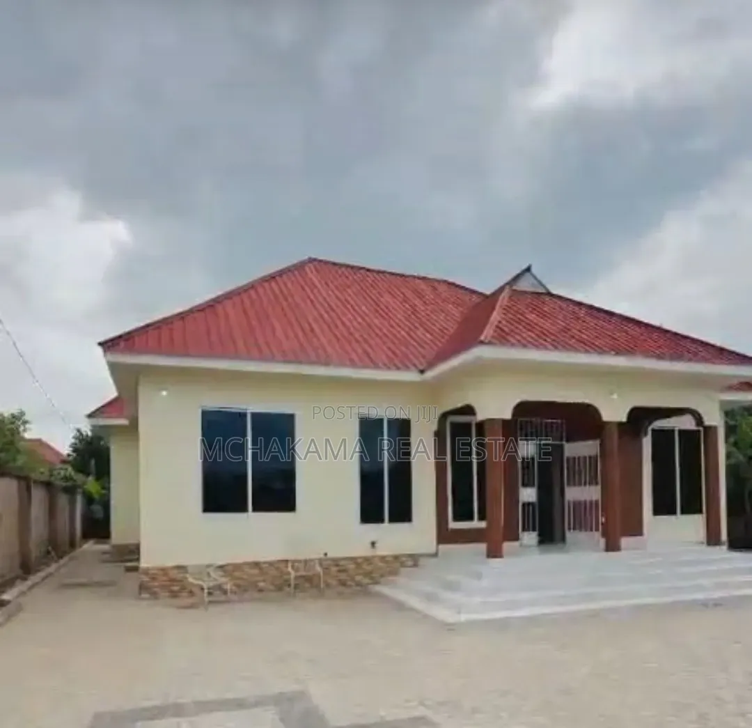 3bdrm House in Mchakama Real Estate, Mbweni for sale