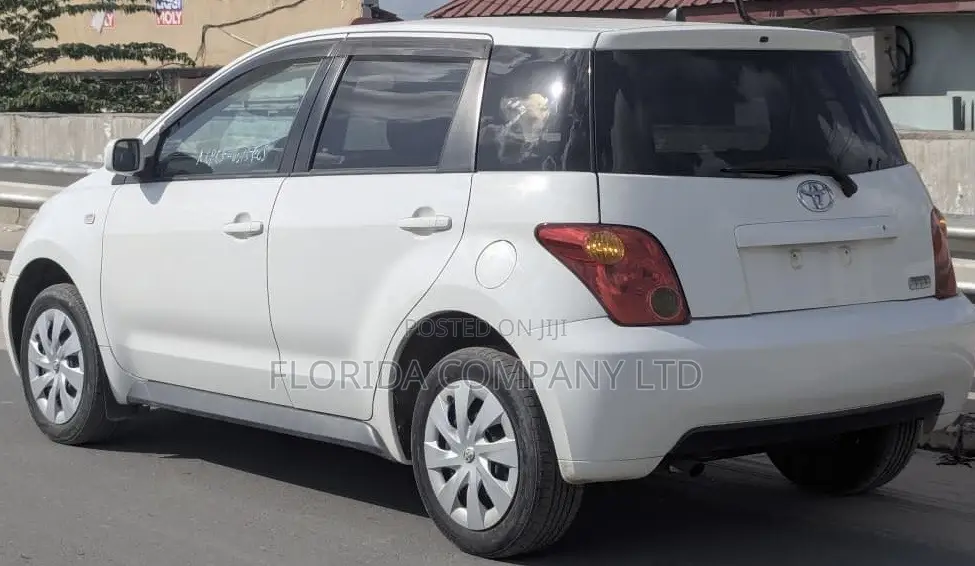 Toyota IST 2003 White