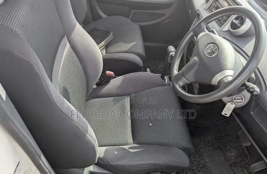 Toyota IST 2003 White