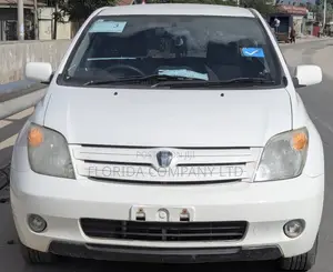 Toyota IST 2003 White