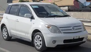 Toyota IST 2003 White