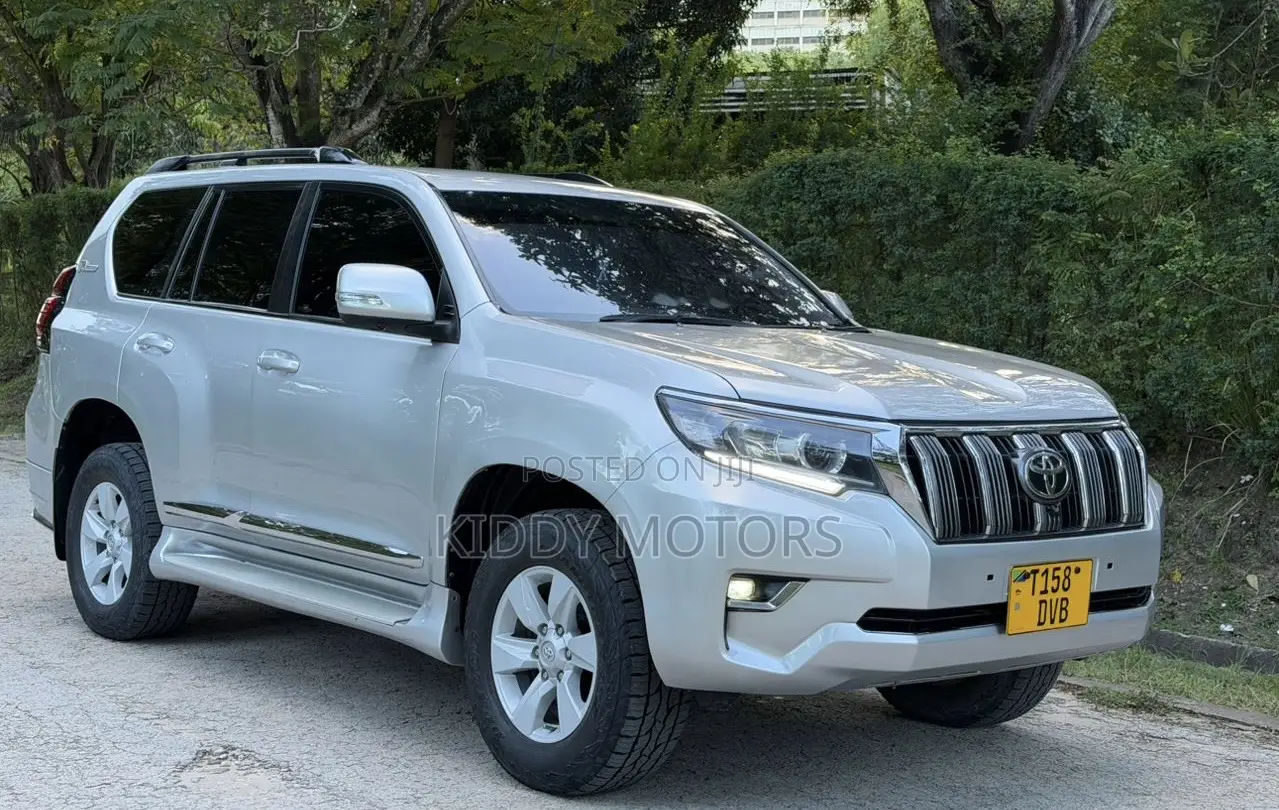 Toyota Land Cruiser Prado 2018 Silver