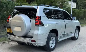 Toyota Land Cruiser Prado 2018 Silver