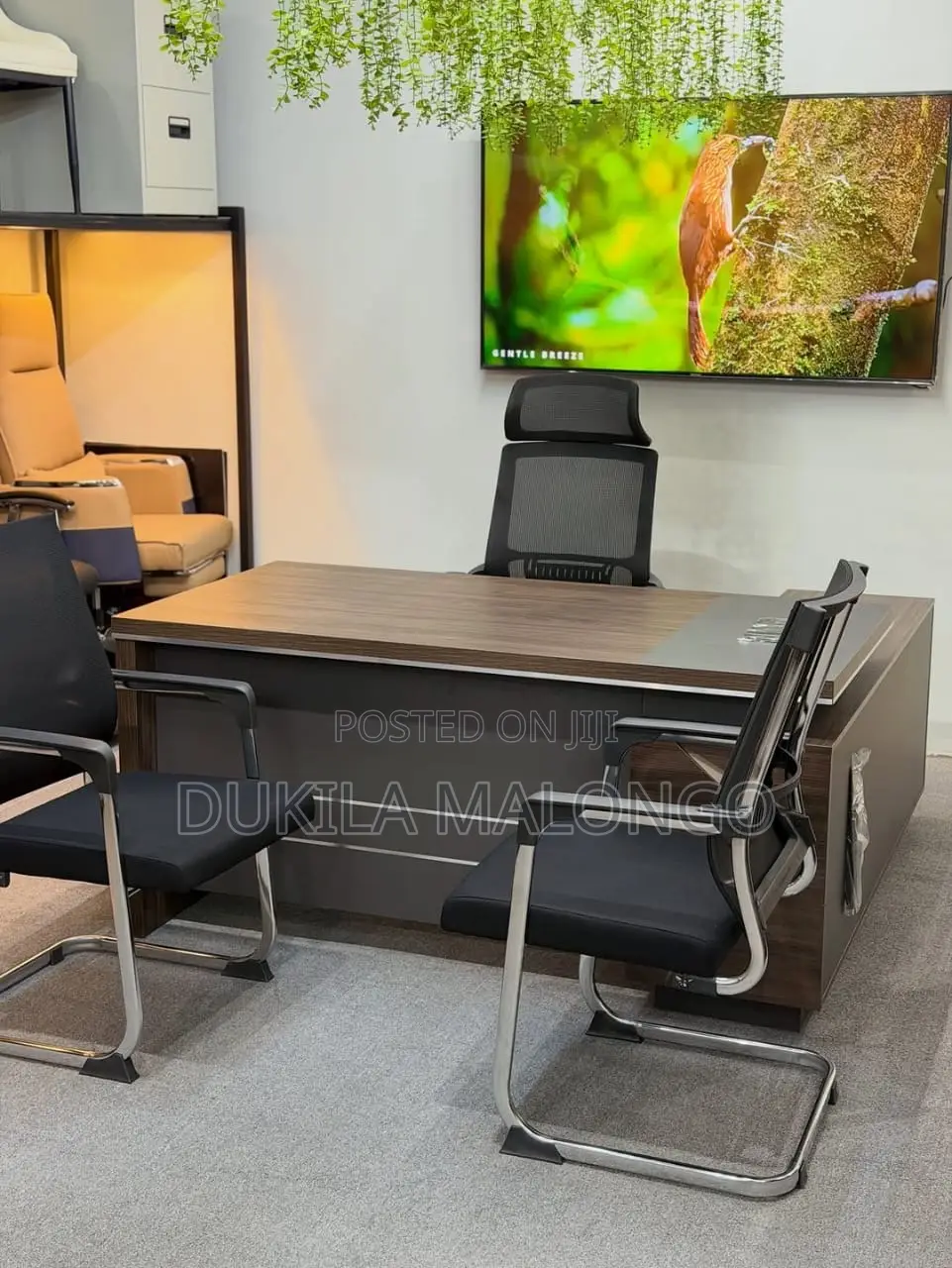 Office Chair and Table