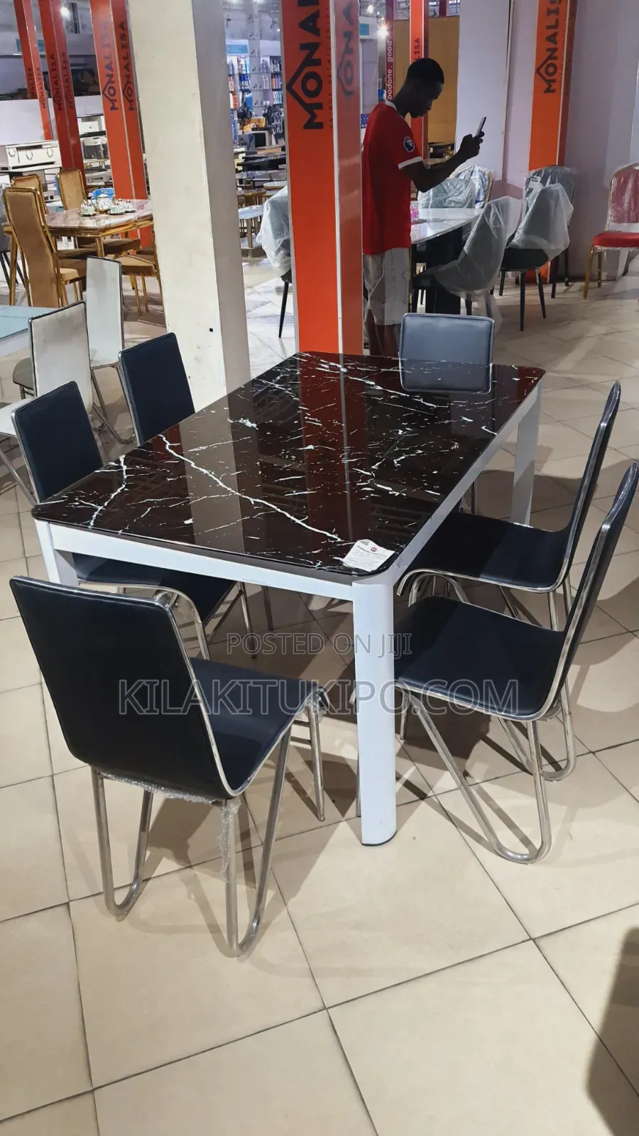 Top Glass Dining Table