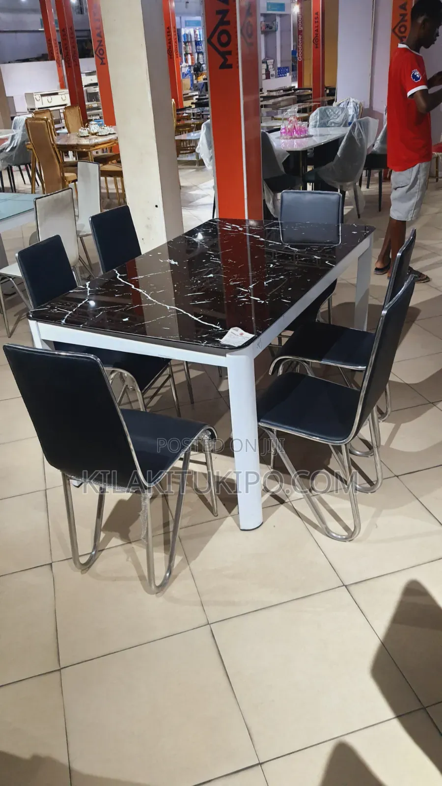 Top Glass Dining Table