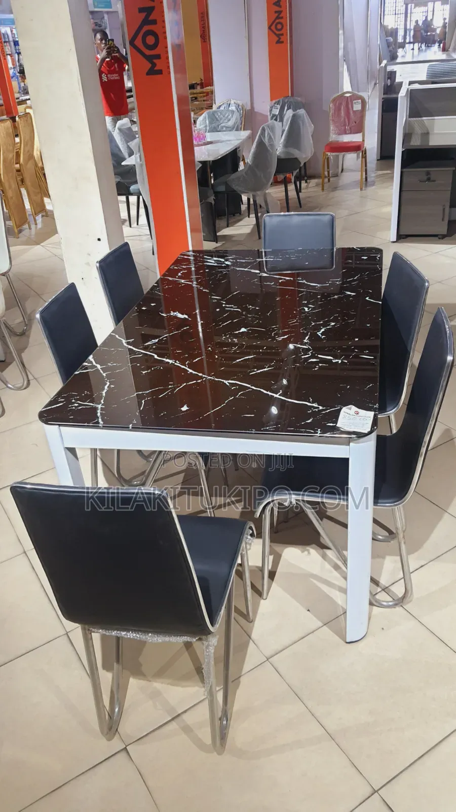 Top Glass Dining Table