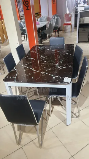 Top Glass Dining Table