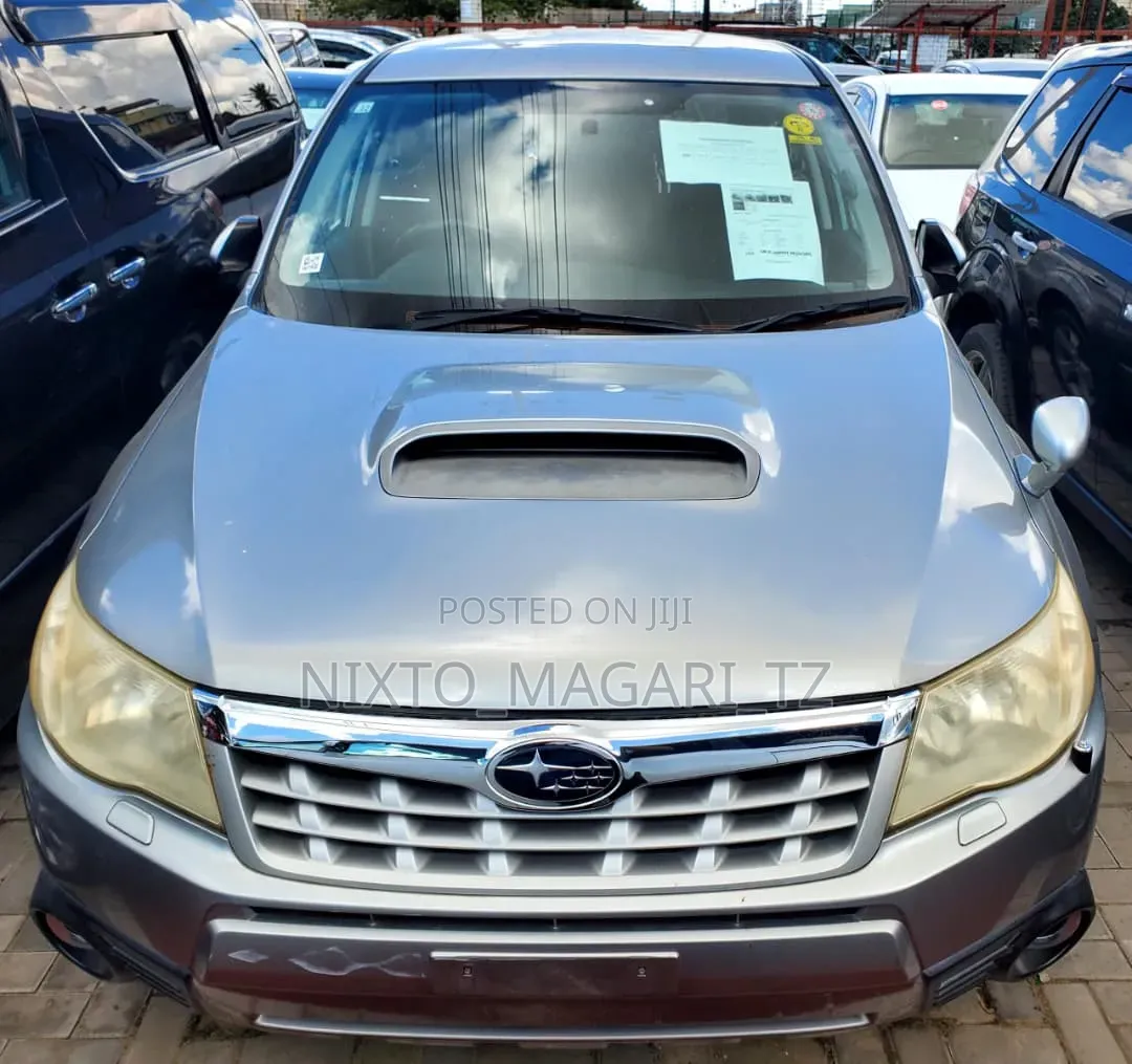 Subaru Forester 2011 Silver