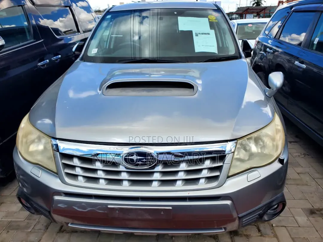 Subaru Forester 2011 Silver