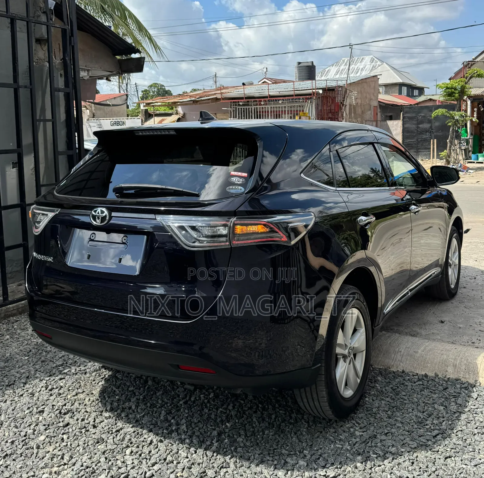 Toyota Harrier 2.0 2016 Maroon