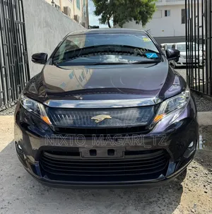 Toyota Harrier 2.0 2016 Maroon